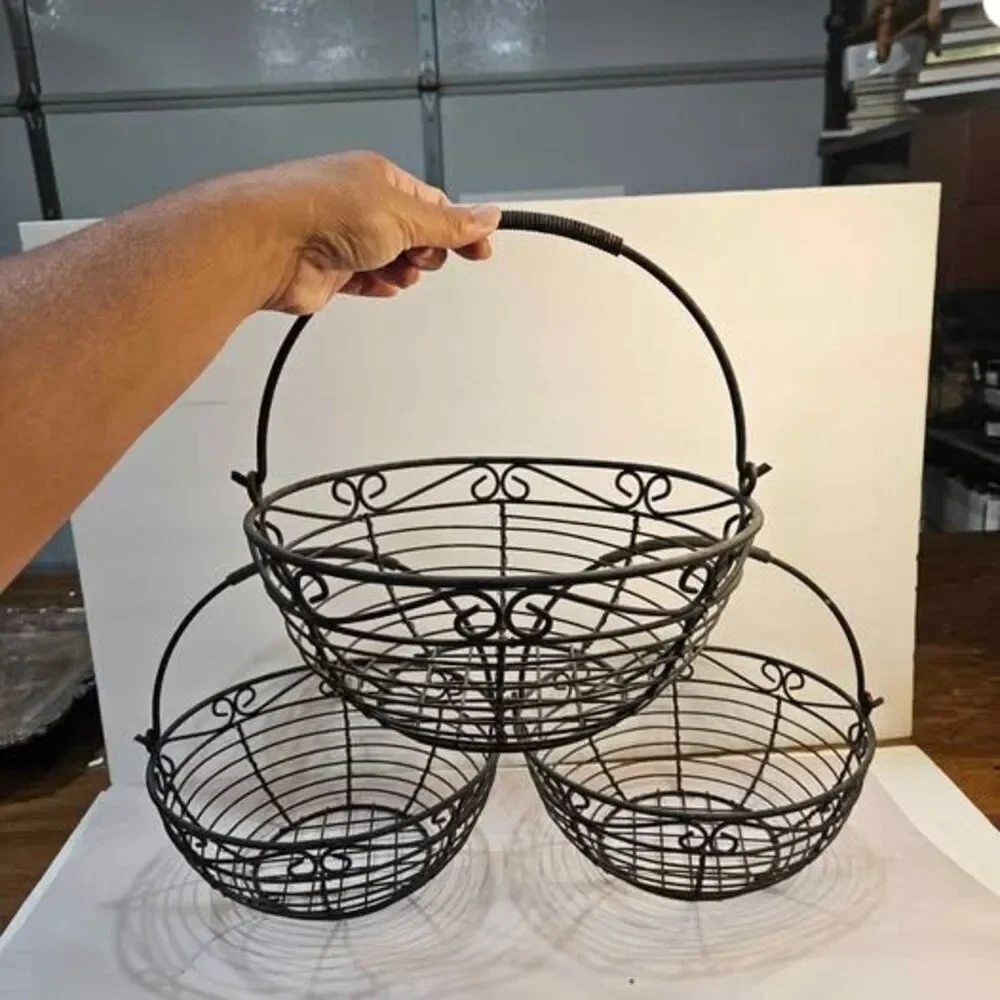 3 Metal garden Baskets with handles
